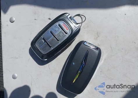 2020 Chrysler Pacifica Hybrid Touring L из США, поврежденный, VIN 2C4RC1L74LR258822